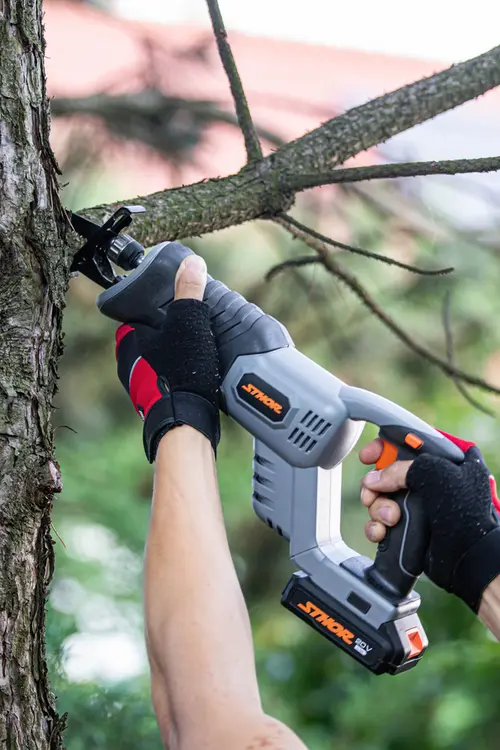 Аккумуляторная сабельная пила Sthor 78139