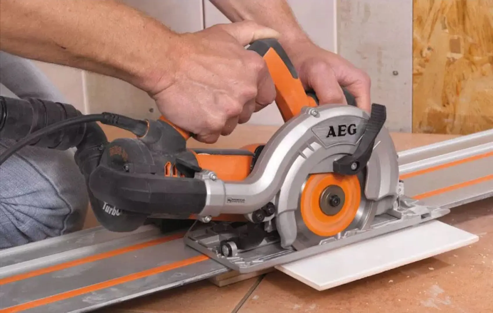 Пила циркулярная AEG MBS30 Turbo - 3