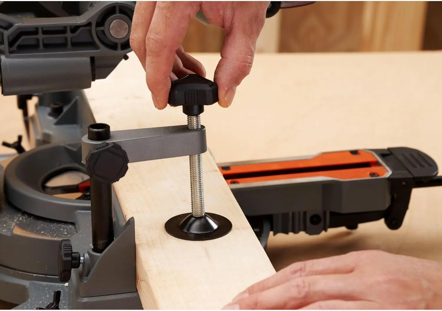 Fierastrau circular Black&Decker BES702-QS (Orange/Black)