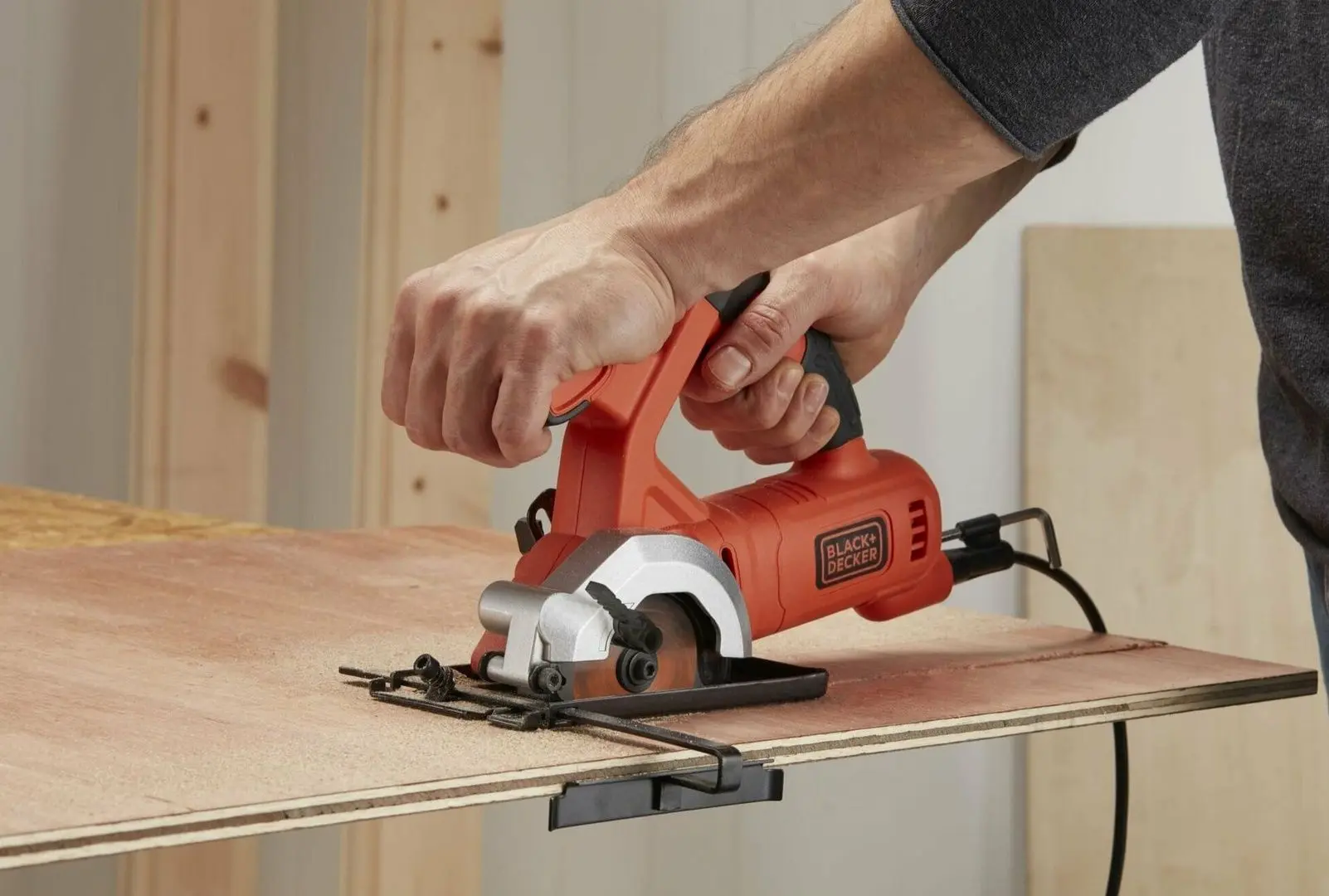 Ferestrau circular Black&Decker BES510