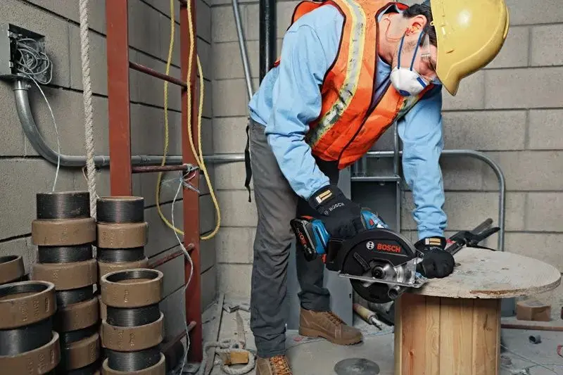 Ferastrau circular cu acumulator Bosch Professional GKM 18V-50 2x5 Ah