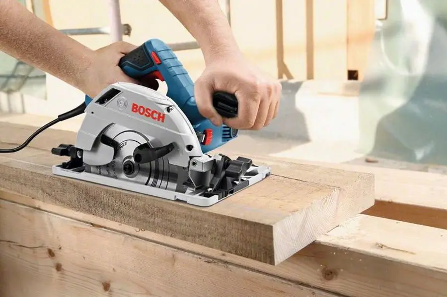 Пила циркулярная Bosch Professional GKS 55+ GCE