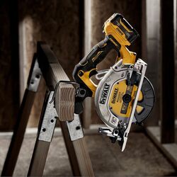 Аккумуляторная циркулярная пила DeWALT DCS512N-XJ Solo Thumb