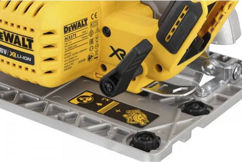 Fierastrau circular cu acumulator Dewalt DCS572NT Solo