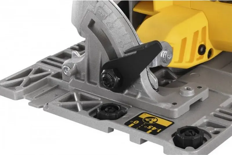 Fierastrau circular cu acumulator Dewalt DCS572NT Solo