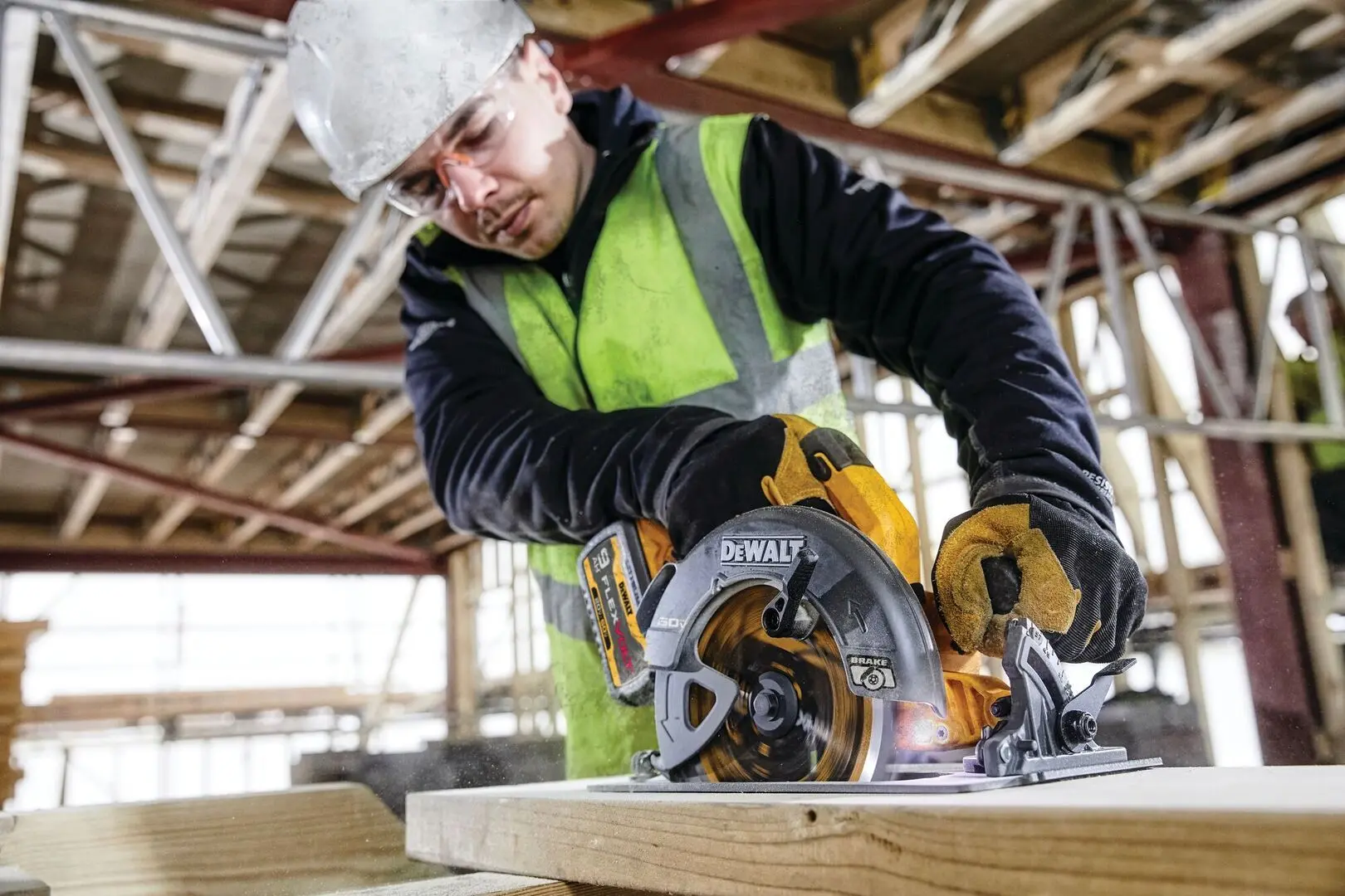 Fierastrau circular cu acumulator Dewalt DCS579NT-XJ + DWST1-71195