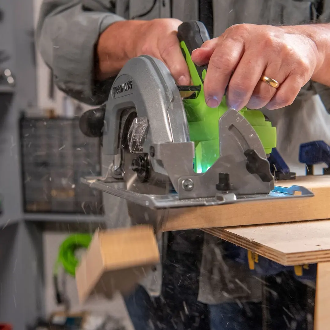 Ferastrau circular cu acumulator GreenWorks GD24CS Solo