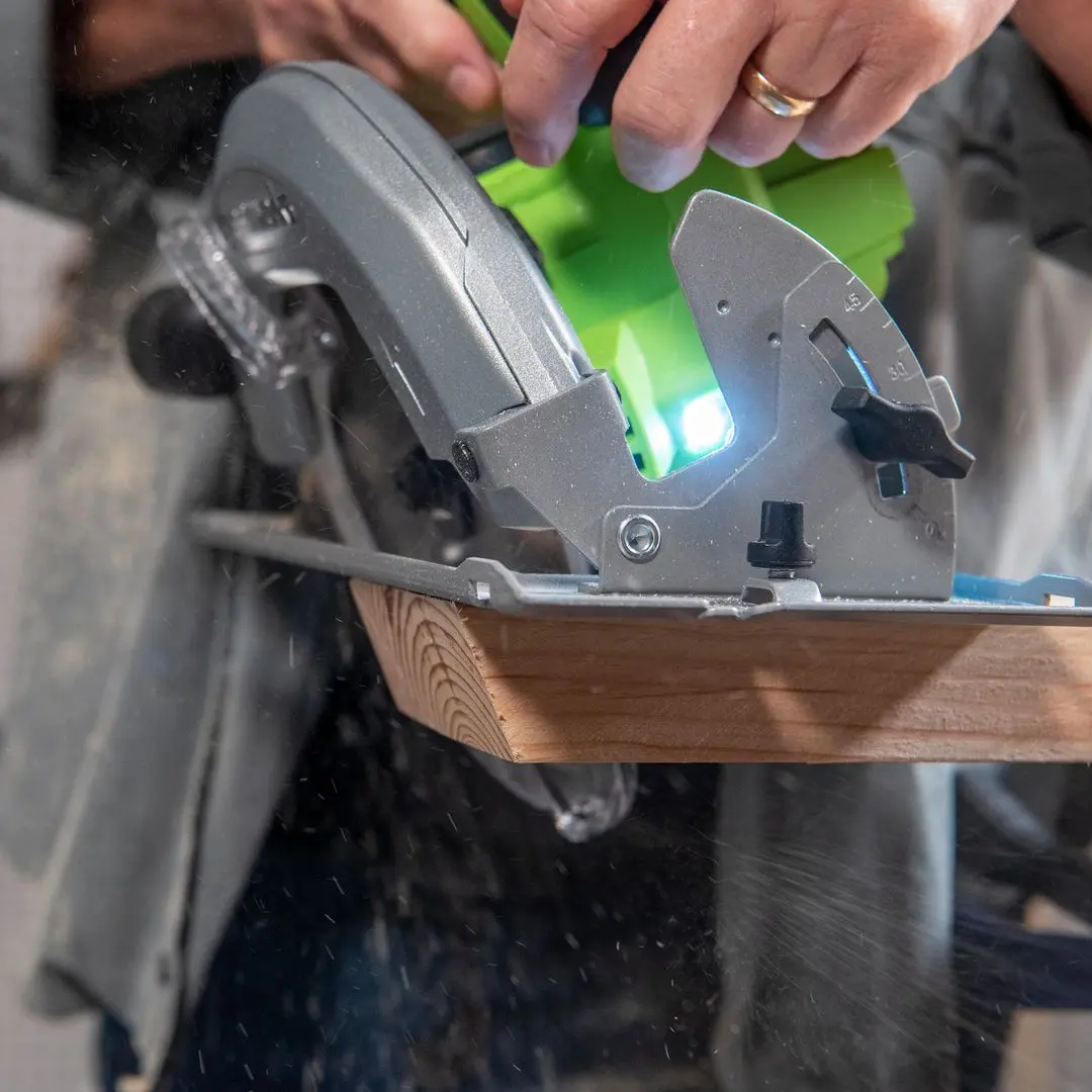 Ferastrau circular cu acumulator GreenWorks GD24CS Solo