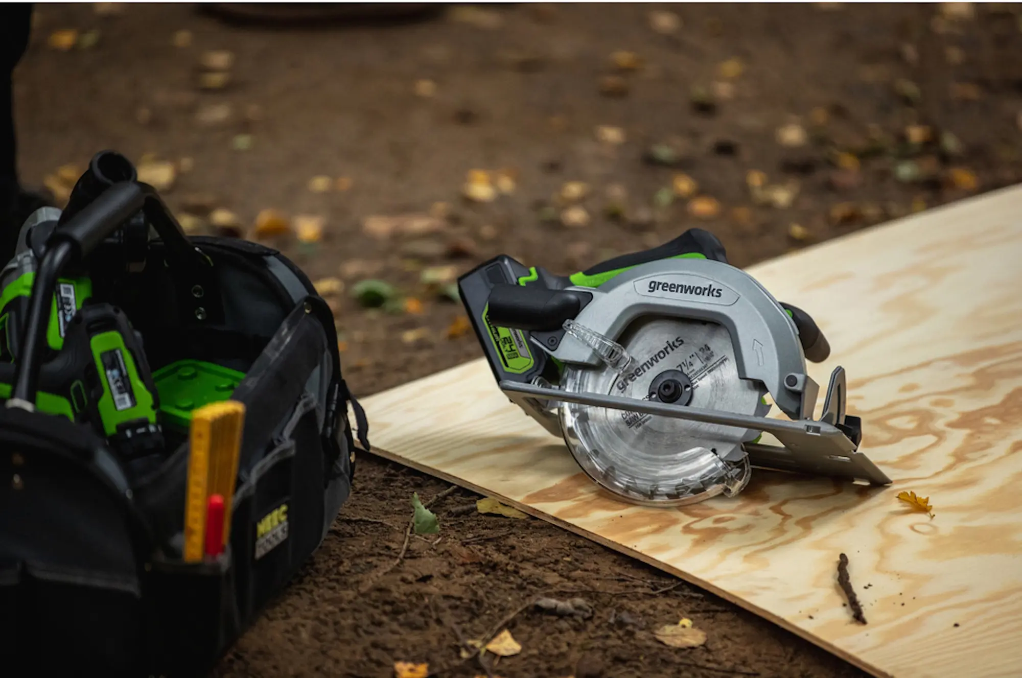 Аккумуляторная дисковая пила Greenworks G24CS