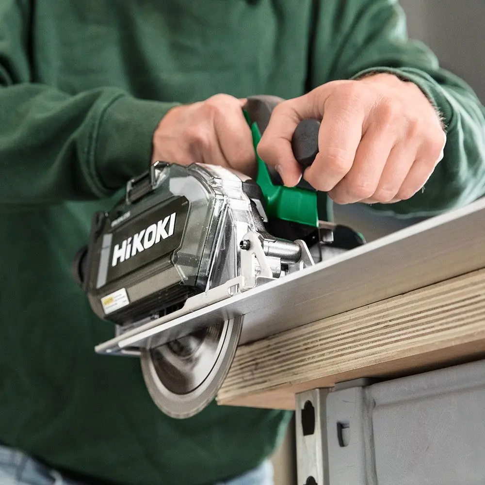 Ferestrau circular Hikoki CD3605DBW2Z