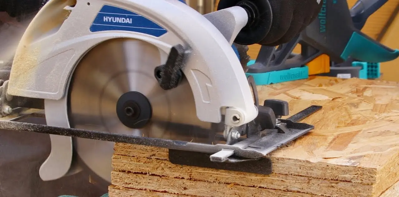 Пила циркулярная Hyundai HY-CS 190