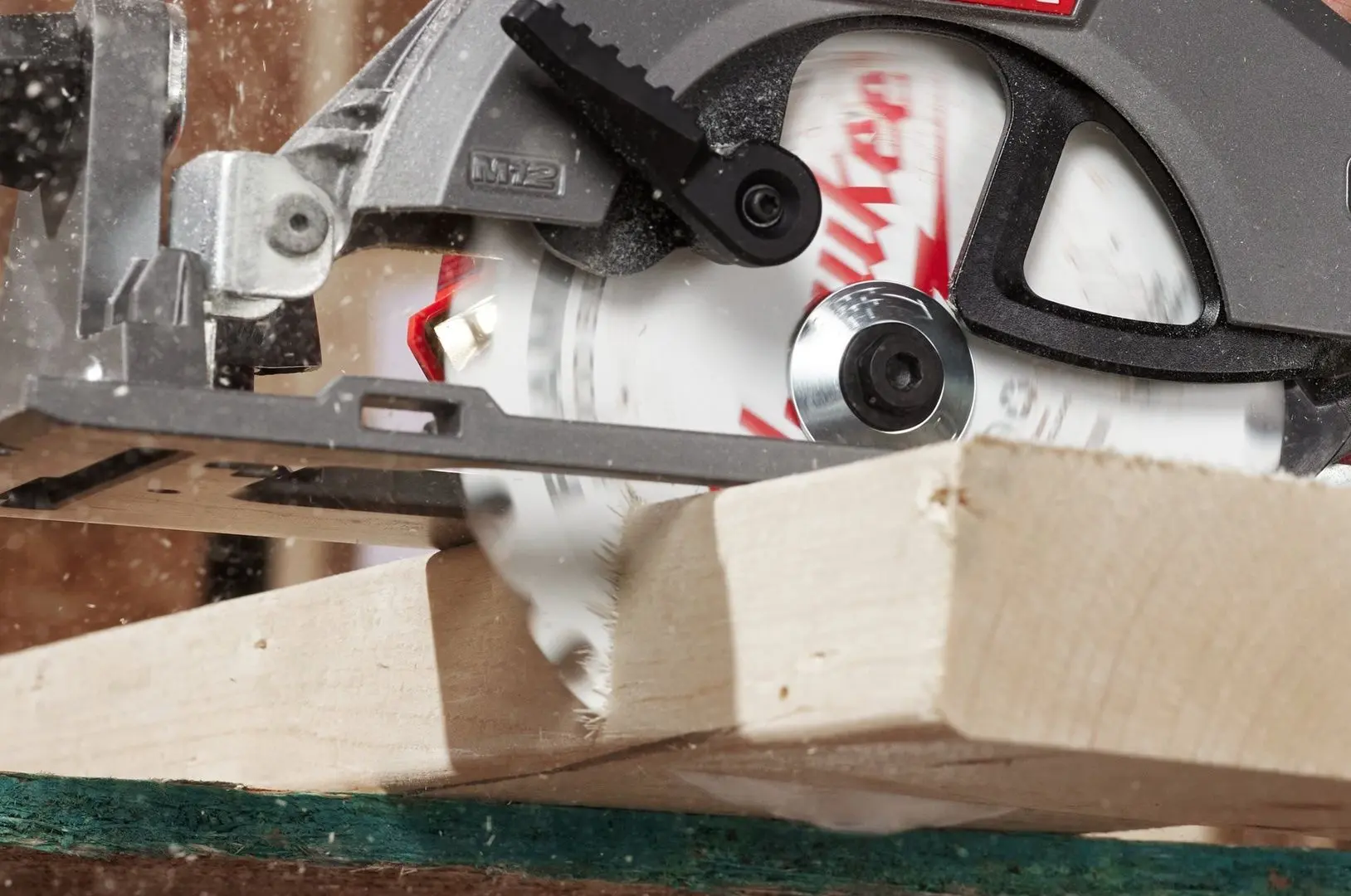 Fierastrau circular cu acumulator Milwaukee M12 FCS442-0 - 4