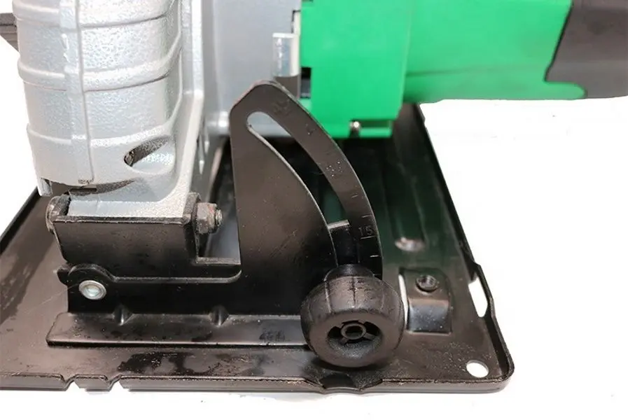 Дисковая пила Newbeat NBT-CS-235A