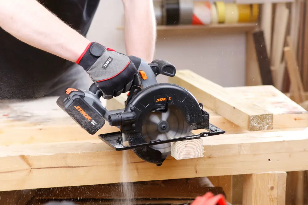 Ferastrau circular cu acumulator Sthor 78132