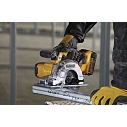 Аккумуляторная дисковая пила по металлу Dewalt DCS373NT-XJ Solo Thumb