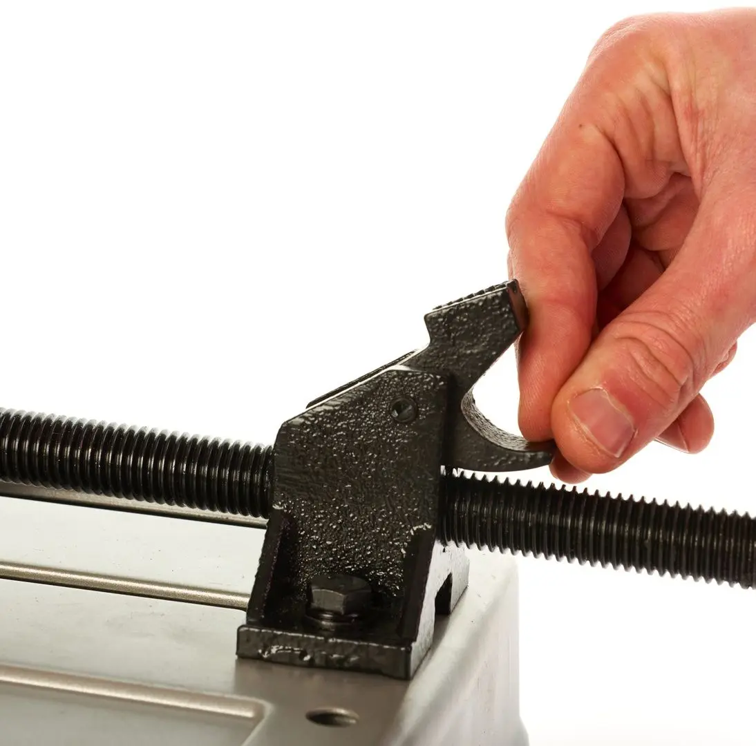 Fierastrau de debitat metal Milwaukee CHS355