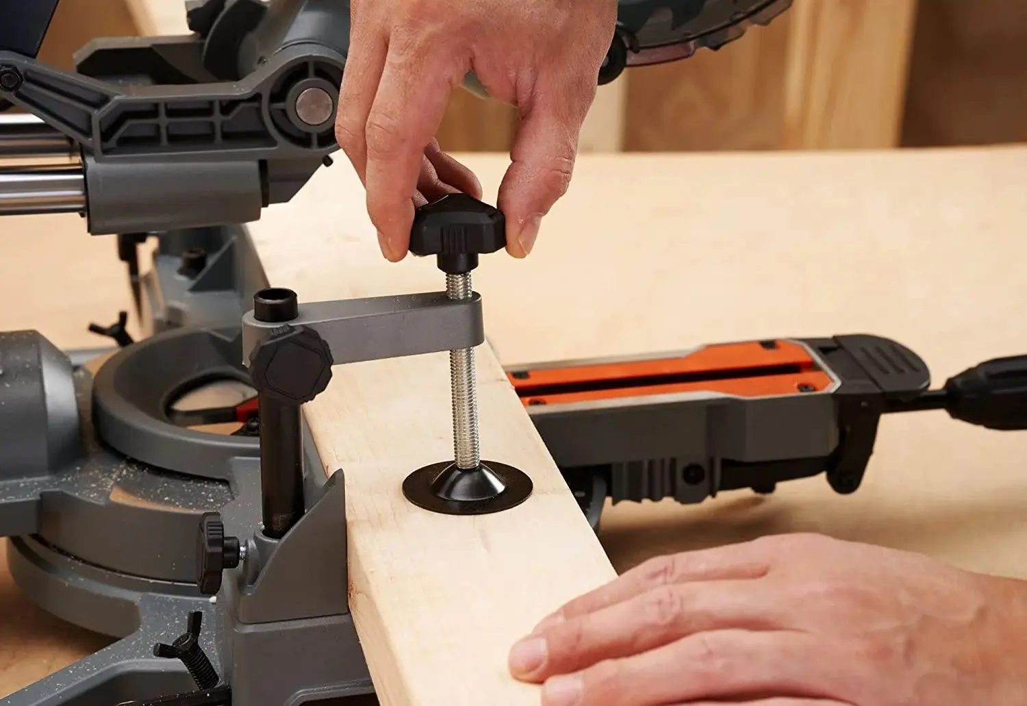 Fierastrau circular Black&Decker BES701