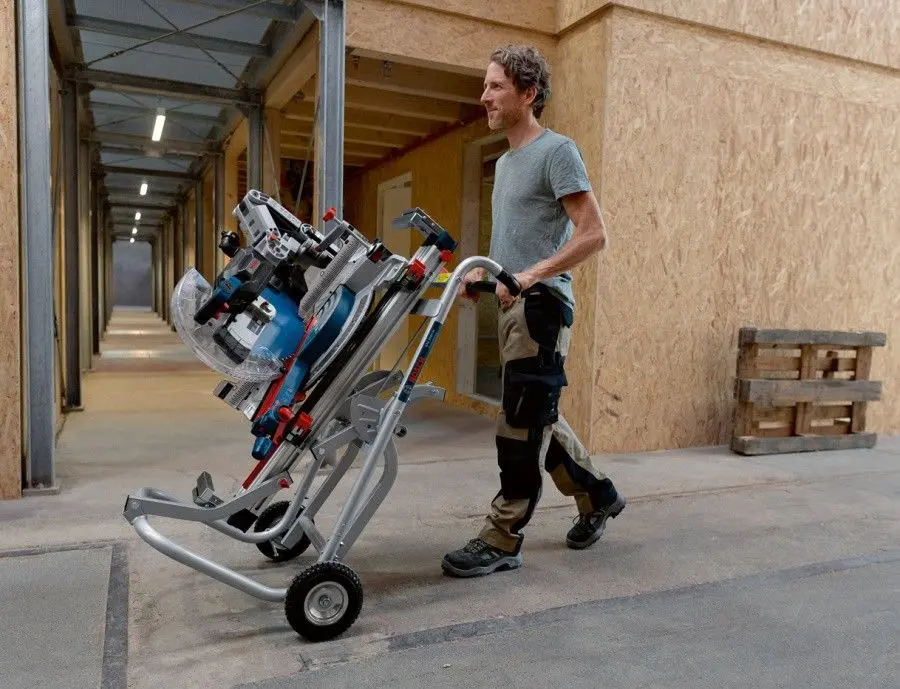 Пила торцовочная Bosch Professional GCM 18V-305 GDC (Blue) - 7