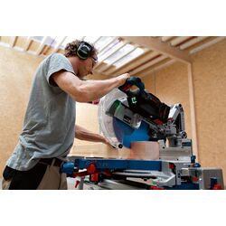 Пила торцовочная Bosch Professional GCM 18V-305 GDC (Blue) Thumb