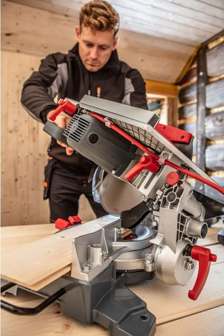 Ferastrau circular Graphite 59G801