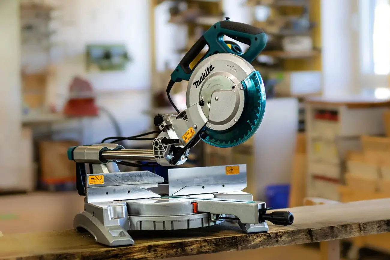 Fierastrau circular Makita LS1018LN Set