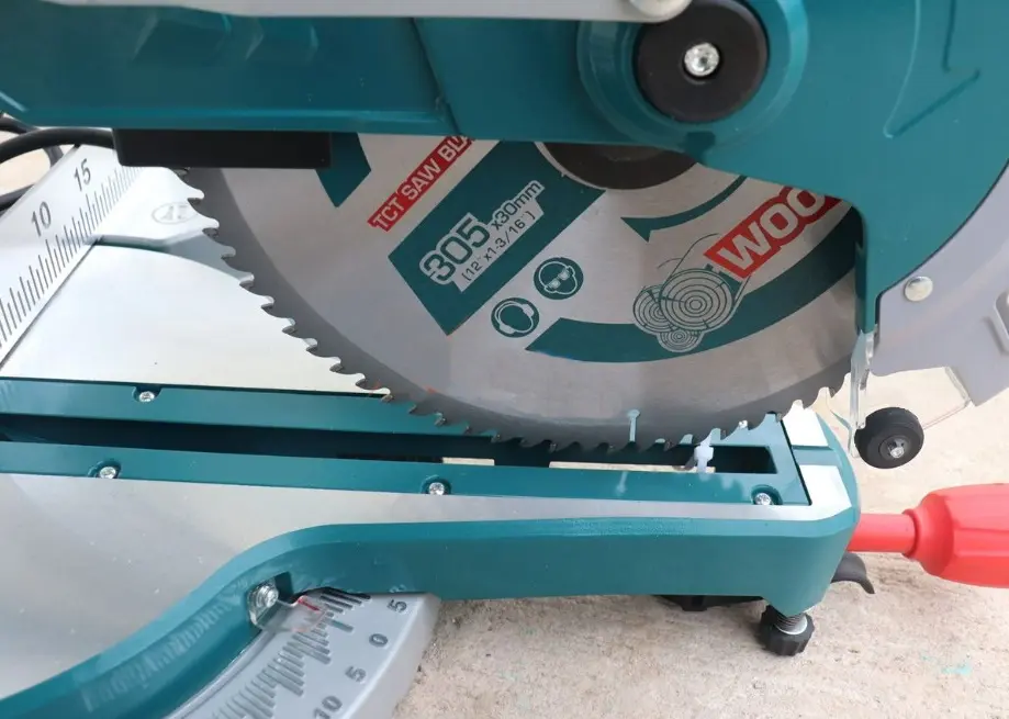 Торцовочная пила Total TS42183057