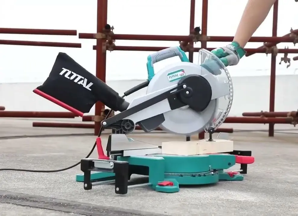 Торцовочная пила Total TS42183057