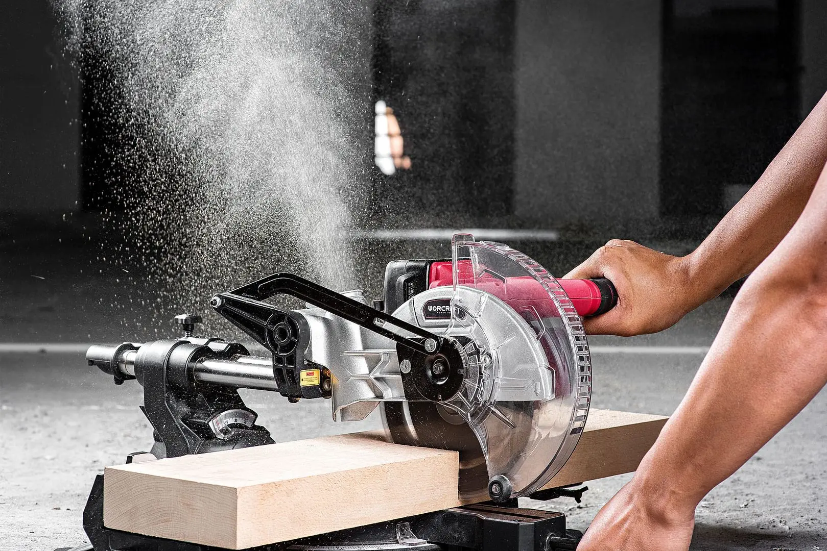 Аккумуляторная торцовочная пила Worcraft CMS-S20Li