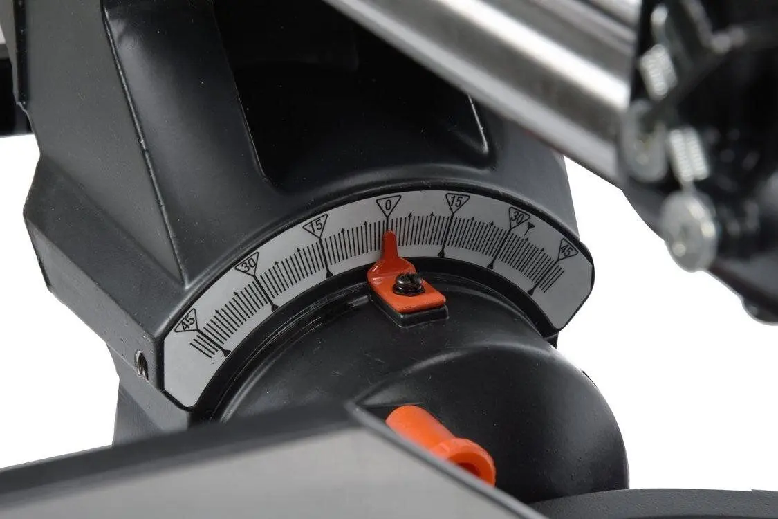 Пила торцовочная Yato YT-82175