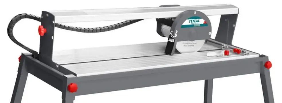 Masina de taiat placa