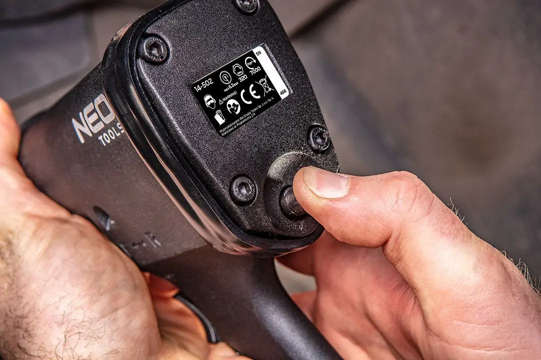 Masina de insurubat pneumatica cu impact Neo Tools 14-502