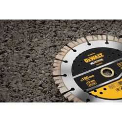 Алмазный диск Dewalt Extreme Runtime DT20468 180x22.23mm Thumb