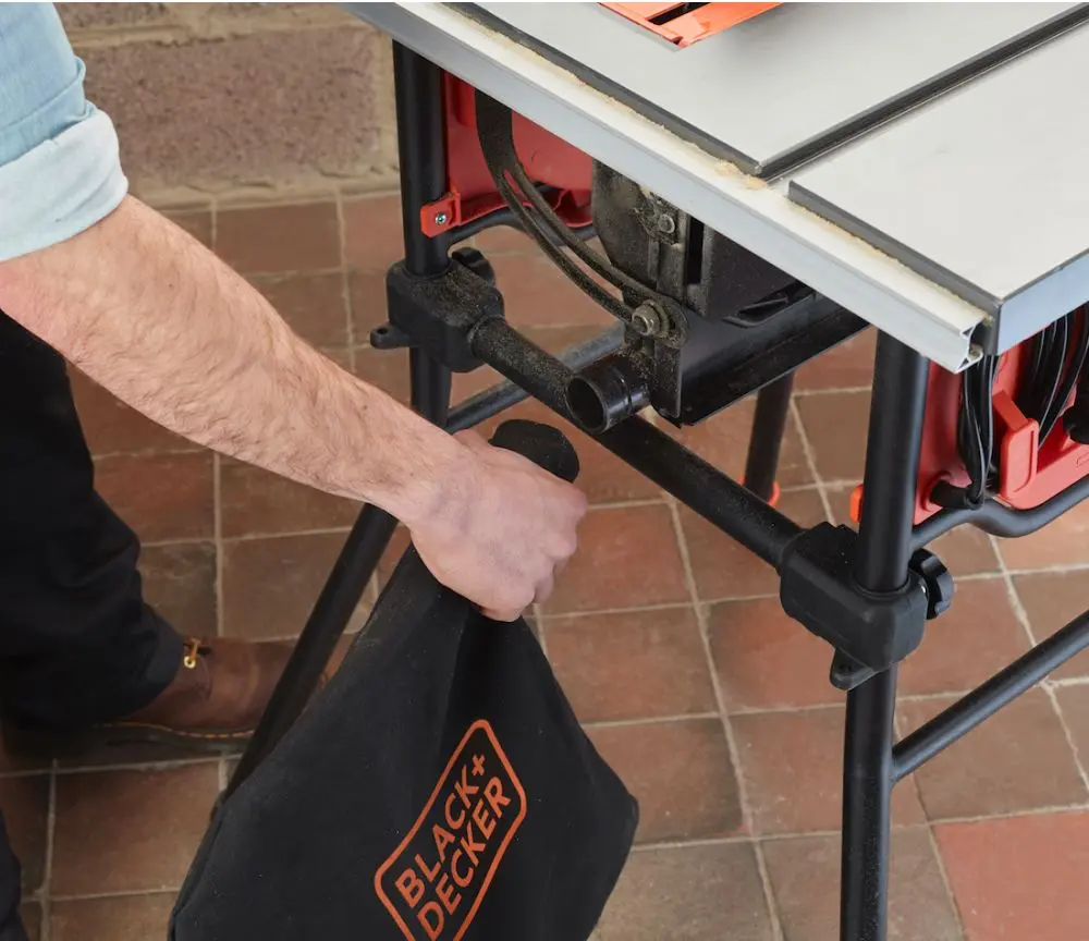 Ferestrau circular stationar Black&Decker BES720