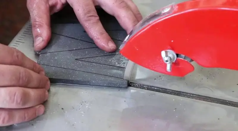 Mașină de tăiat pentru tăiere modelată Mechanic MultiCUT R-250