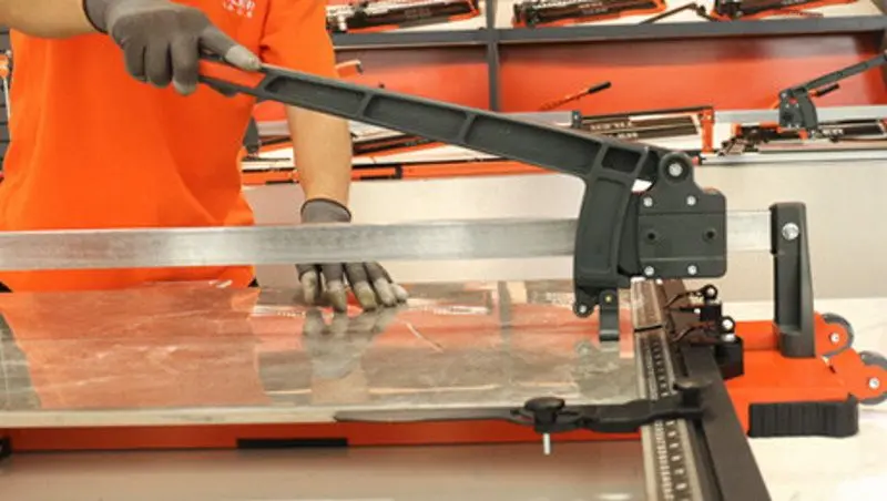 Плиткорез ручной Tiler Y1-1200