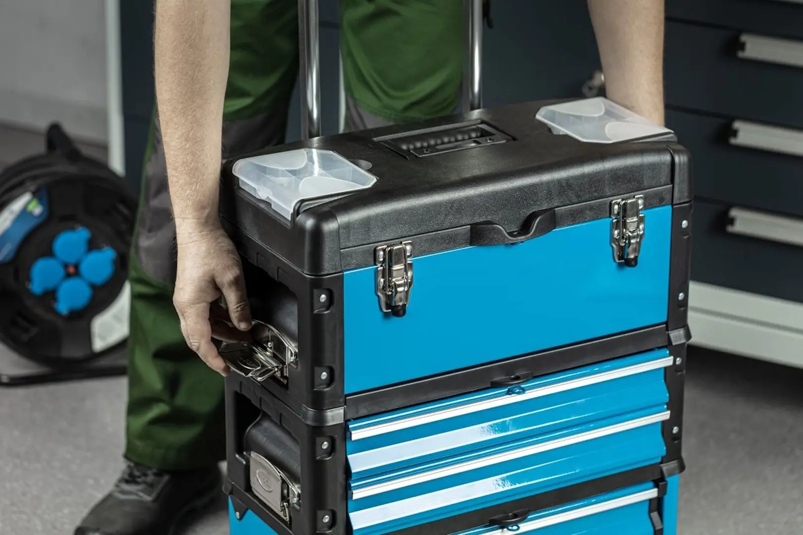 Тележка для инструментов Hoegert HT7G080 (Black/Blue)