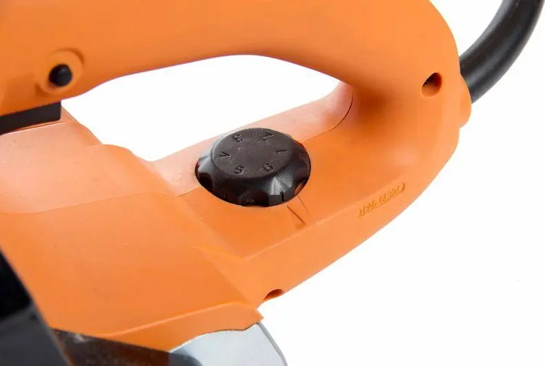 Ленточная шлифовальная машина AEG BBSE 1100