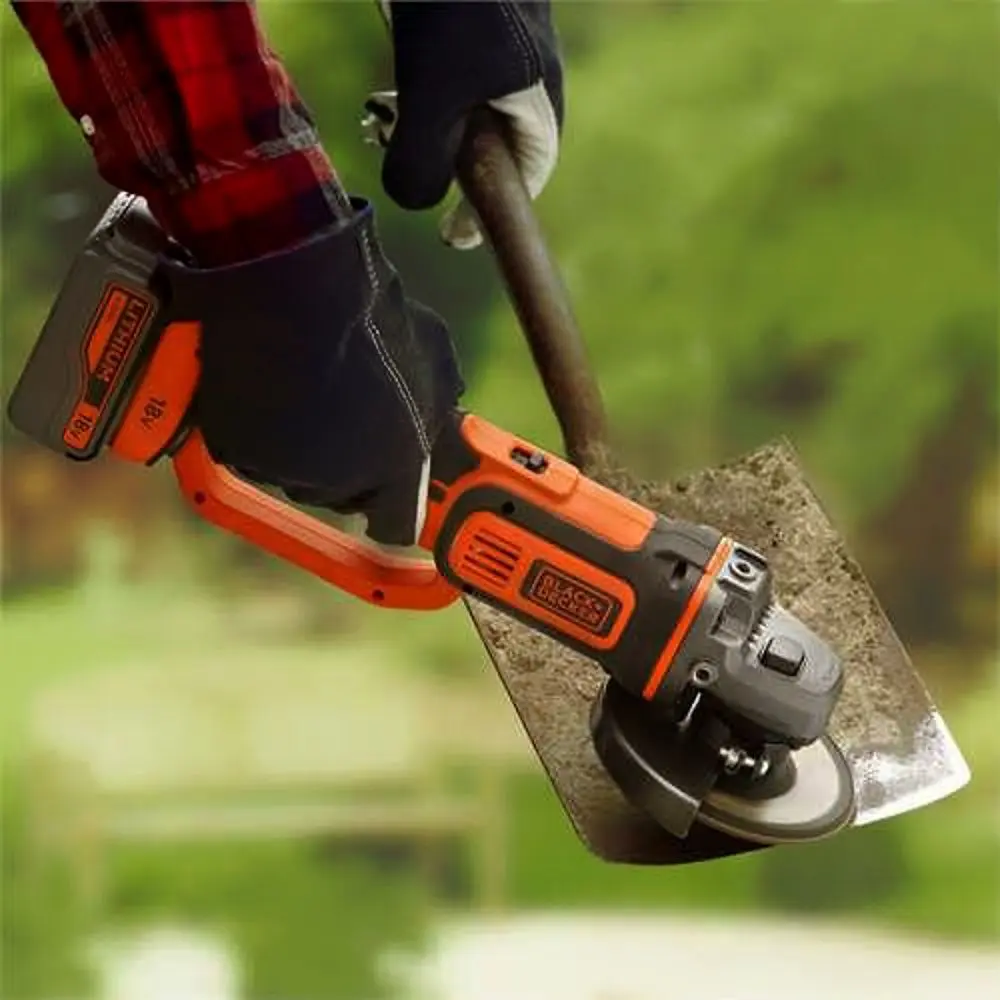 Masina de slefuit unghiulara cu acumulator Black&Decker BCG720M1