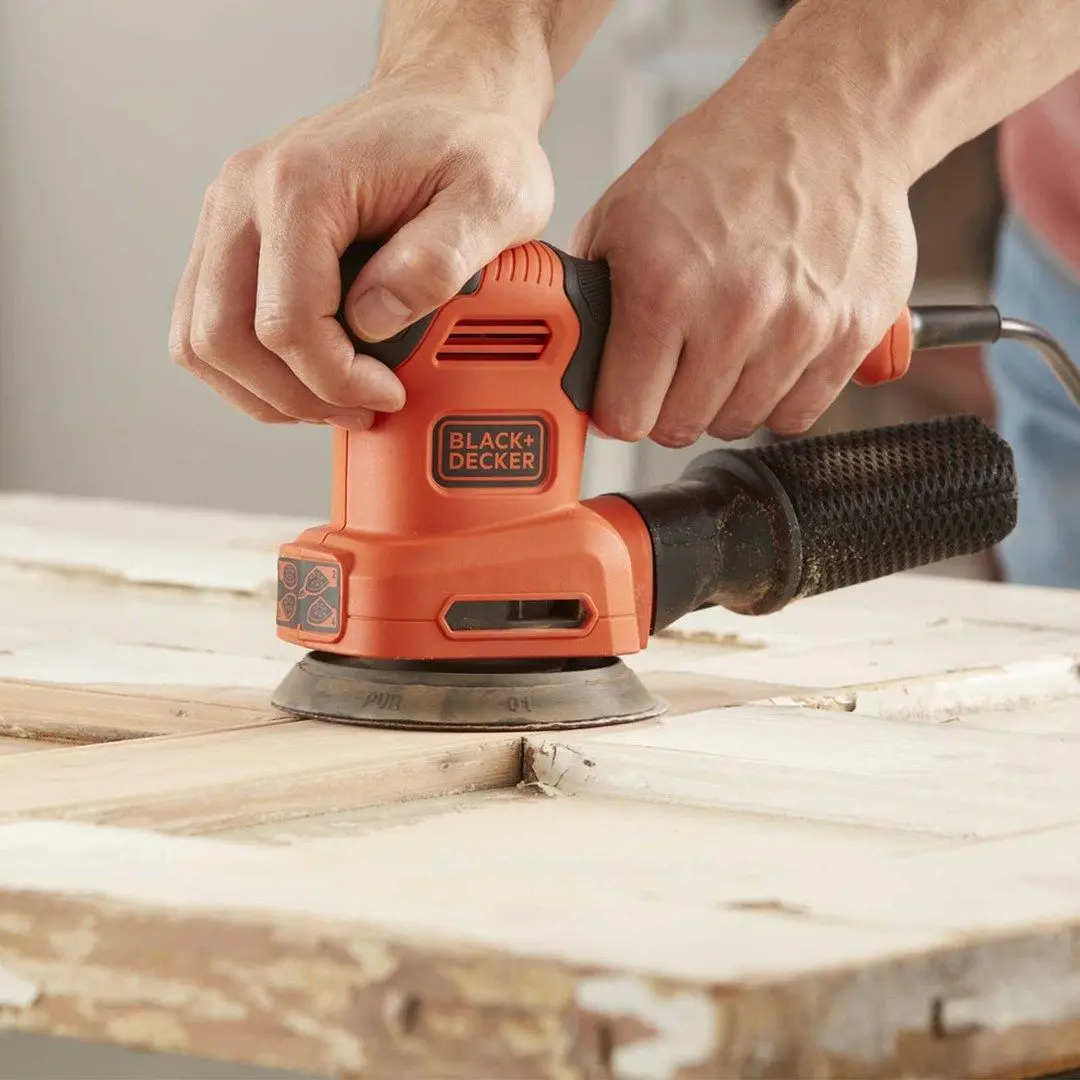 Masina de slefuit Black&Decker BEW200