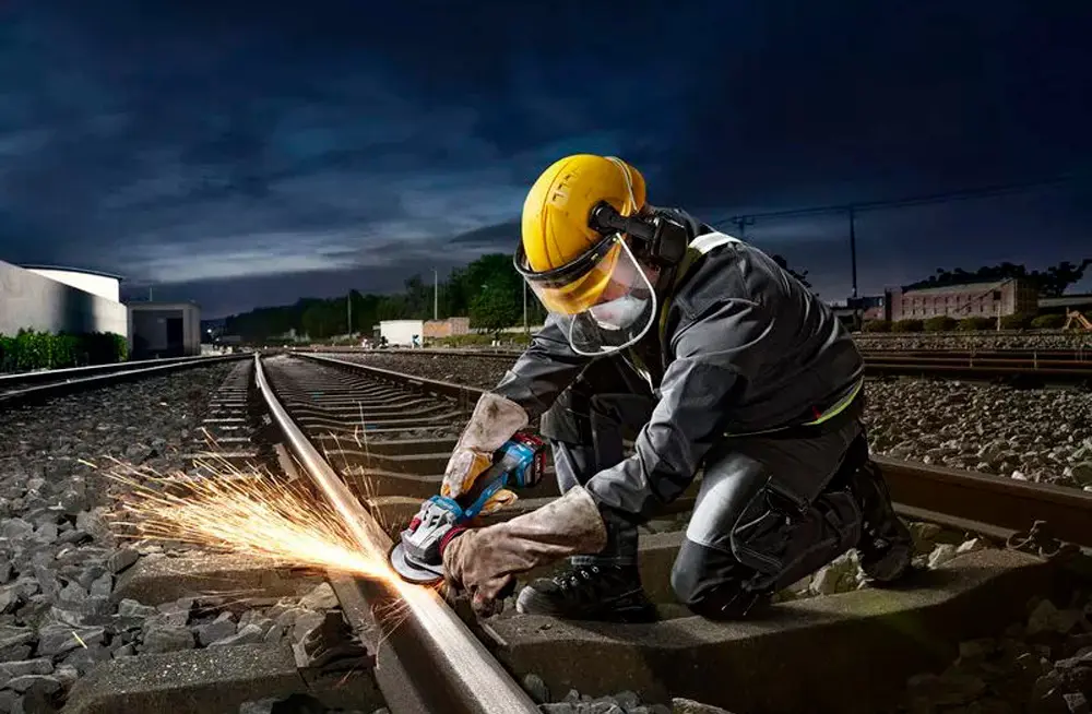 Polizor unghiular cu acumulator Bosch GWS 18V-11 Solo (06019N4100)