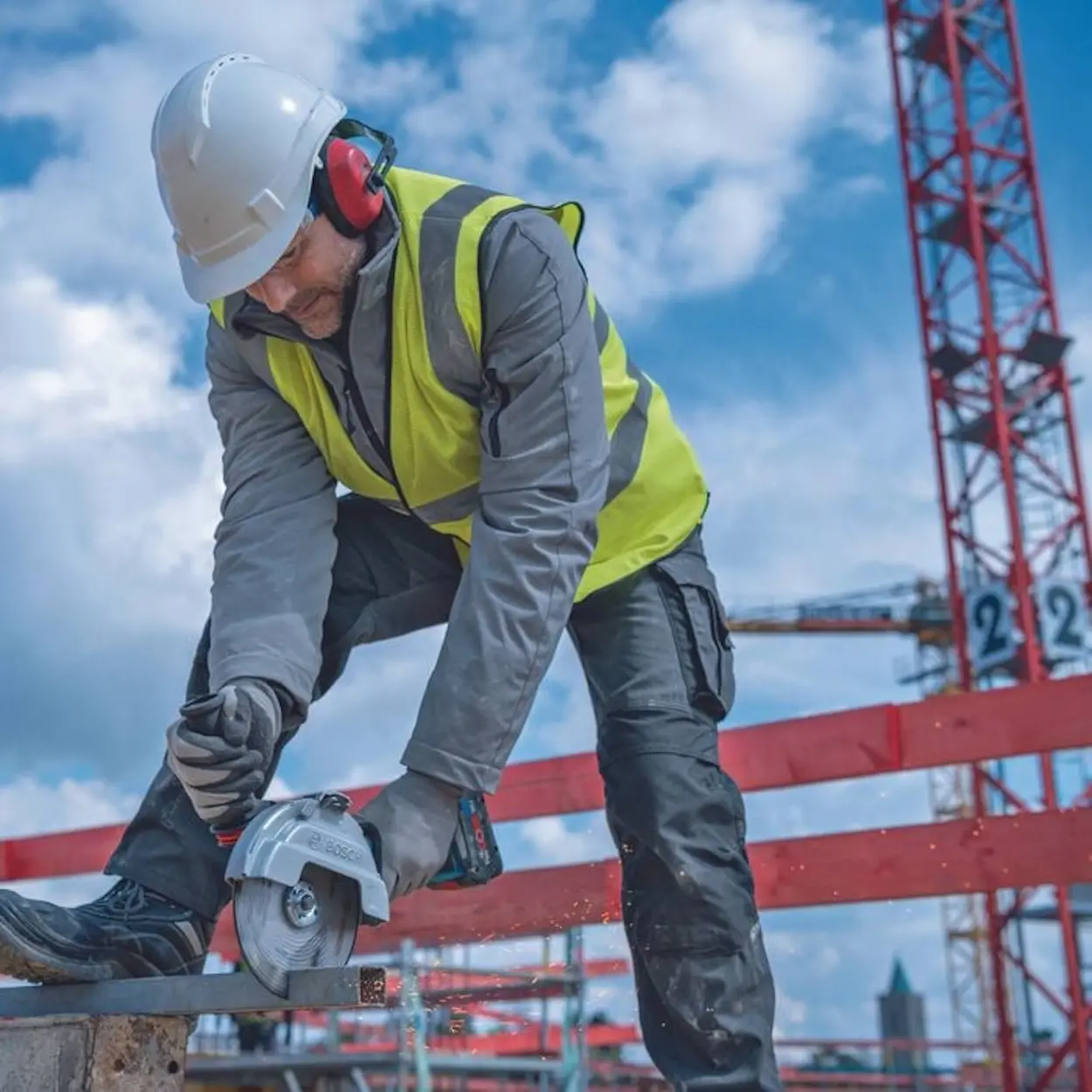 Masina de slefuit unghiulara cu acumulator Bosch GWS 18V-180 Solo (06019H6L01)