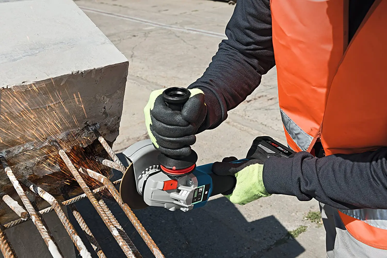 Аккумуляторная угловая шлифмашина Bosch Professional GWS 18V-15 SC + ProCORE 18V 8.0Ahx2 + GAL 18V-160 C + Bluetooth Low Energy GCY 42 + L-Boxx 136