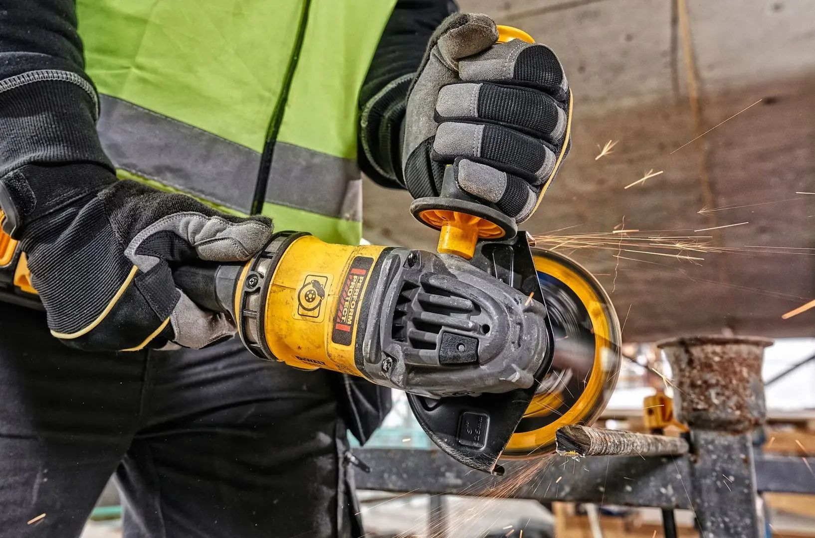 Аккумуляторная угловая шлифовальная машина Dewalt DCG418NT-XJ Solo