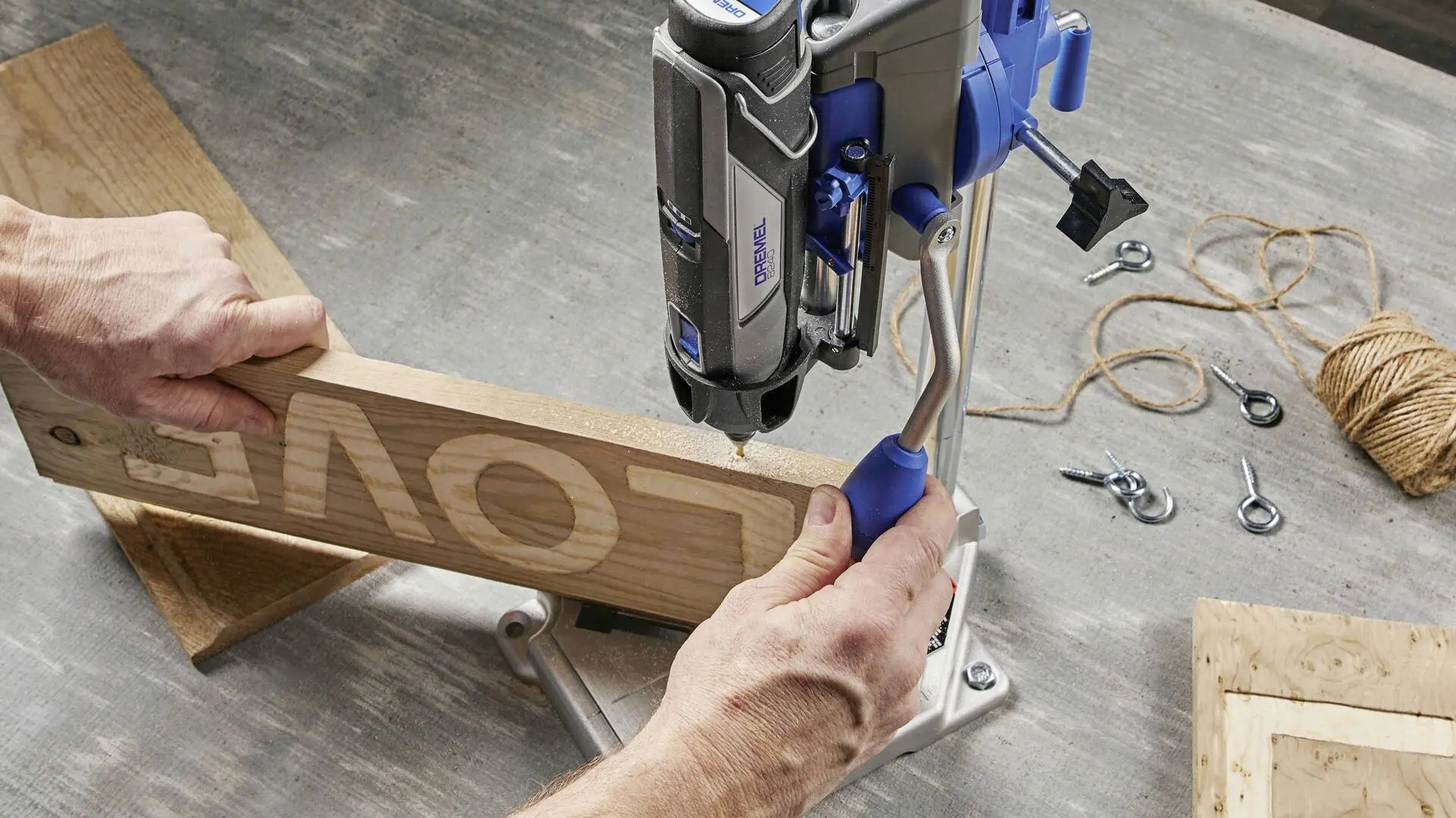 Unealta multifunctionala cu acumulator Dremel 8240-3/45 F0138240JF - 5