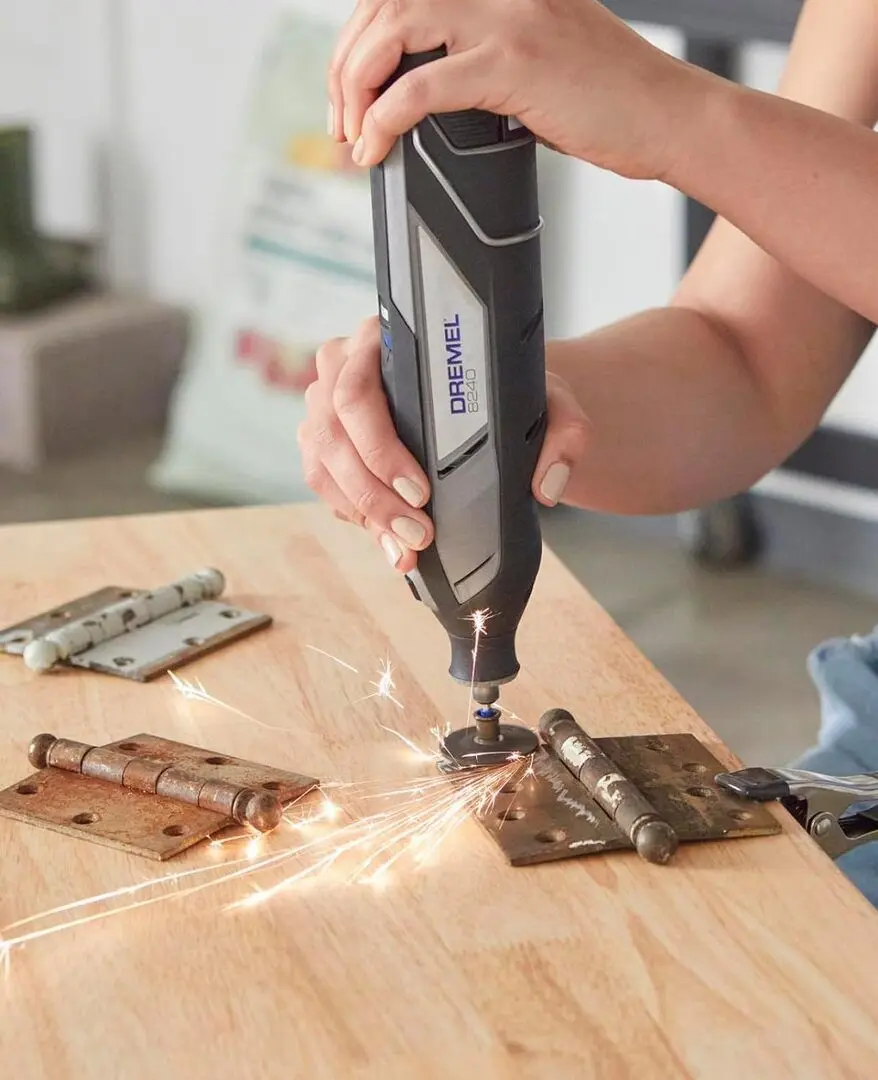 Unealta multifunctionala cu acumulator Dremel 8240-3/45 F0138240JF - 7