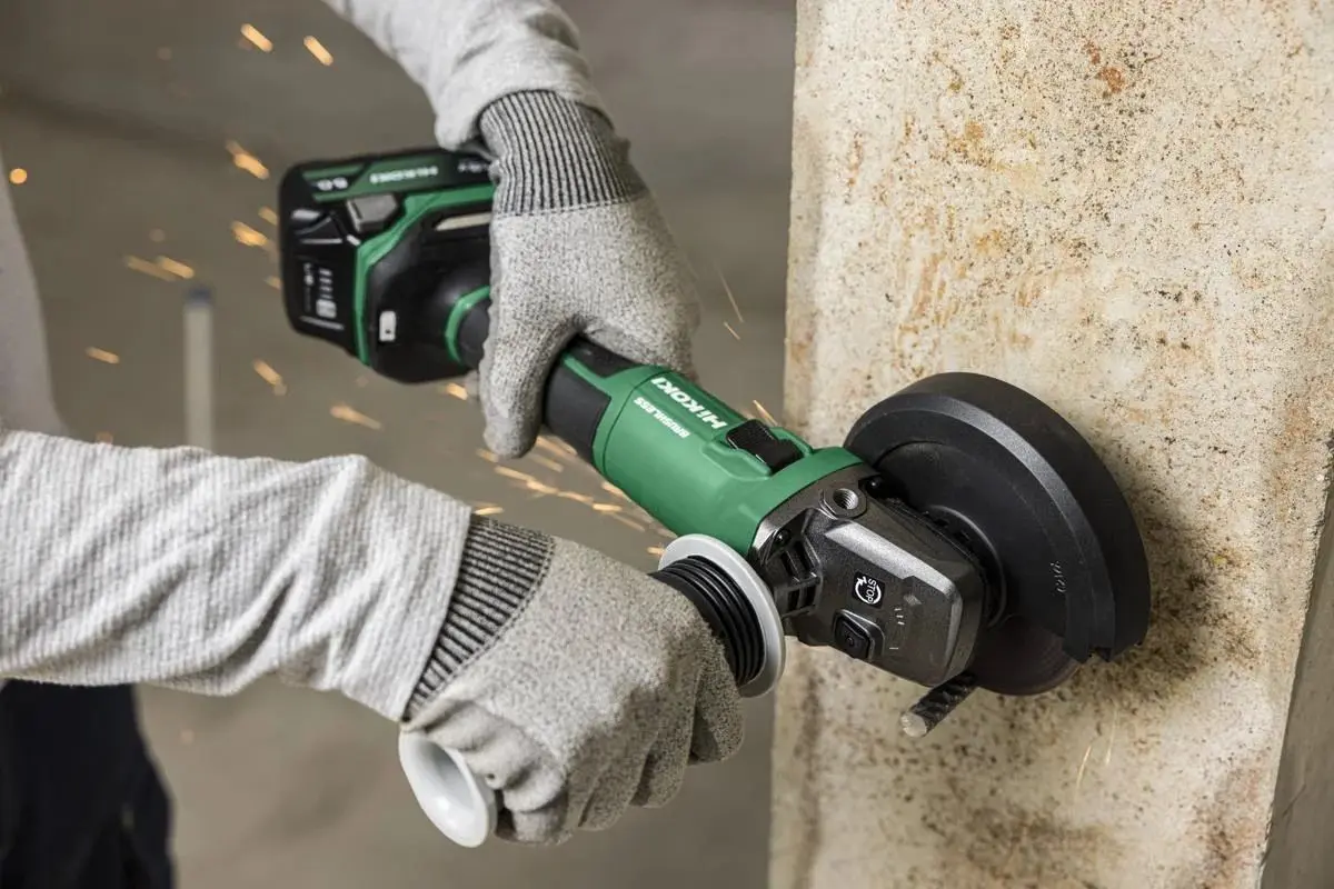 Аккумуляторная угловая шлифмашина Hikoki G1813DFWQZ 2x5Аh