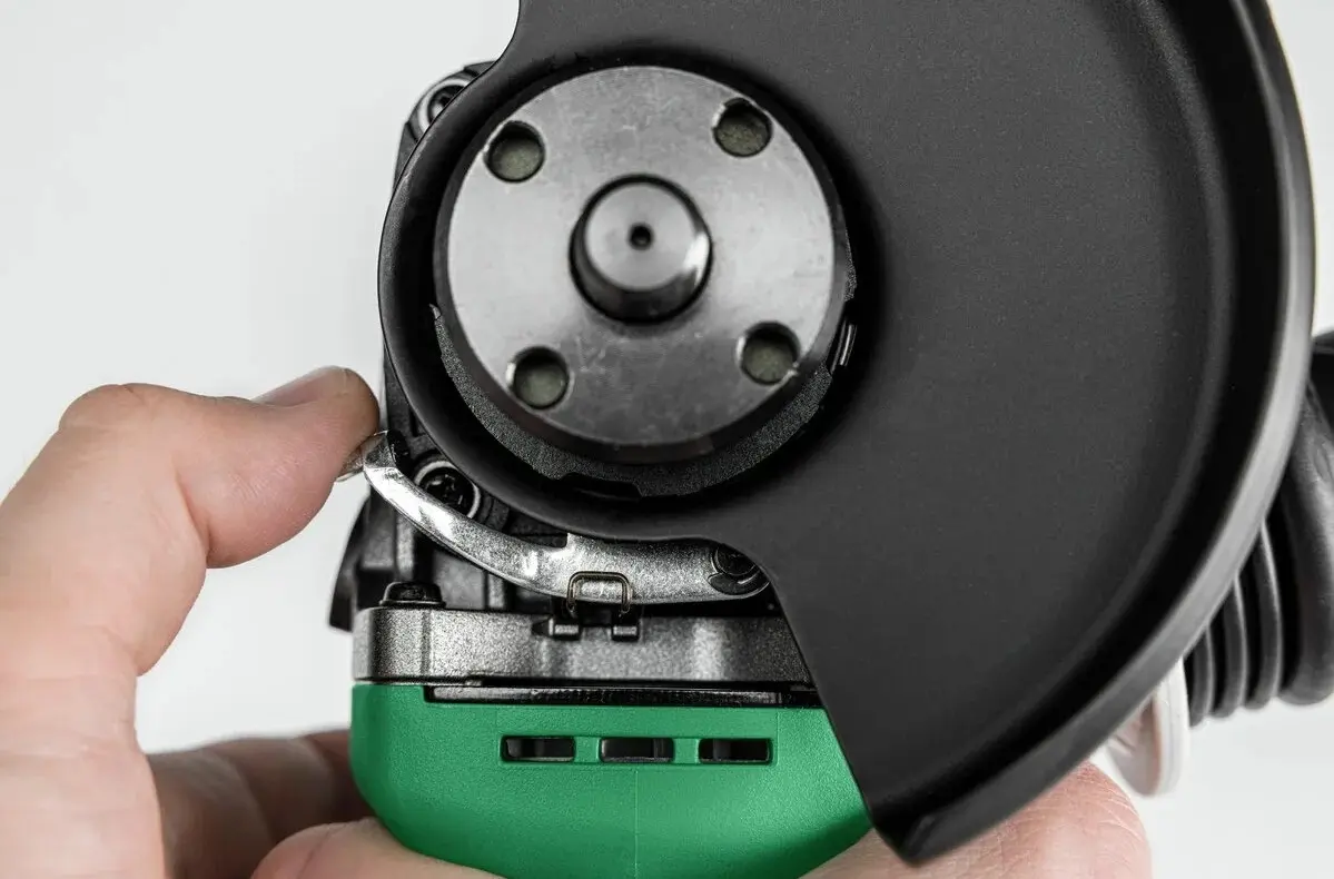 Аккумуляторная угловая шлифмашина Hikoki G1813DVEWQZ 2х5.0Ah