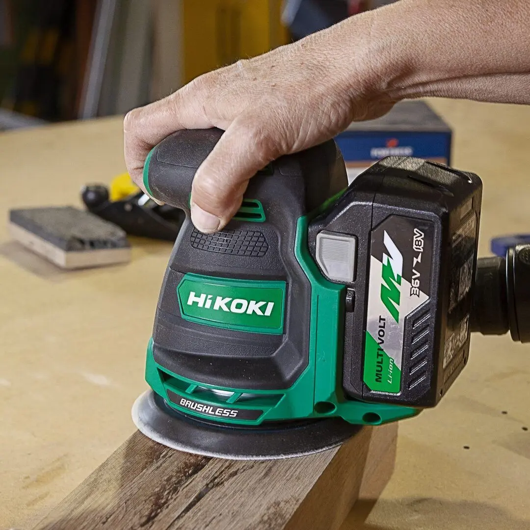 Masina de slefuit excentrica Hikoki SV1813DAW2Z