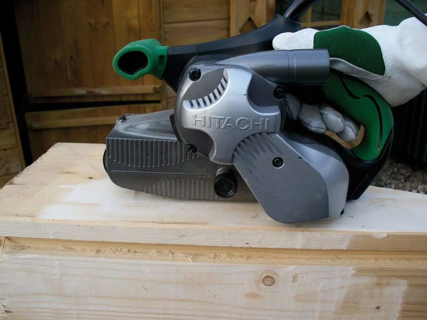 Masina de slefuit cu banda Hitachi SB8V2NS