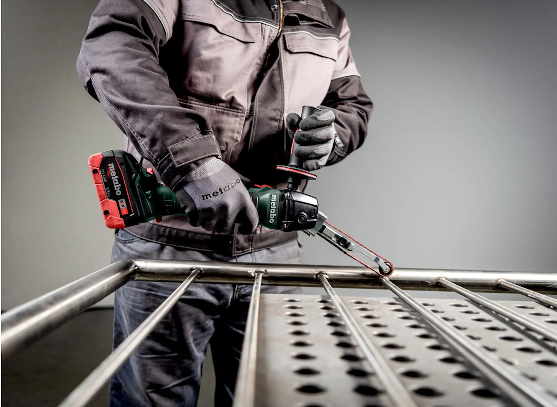 Аккумуляторная ленточная шлифмашина Metabo BFVB 18 LTX BL 90 (601767840)